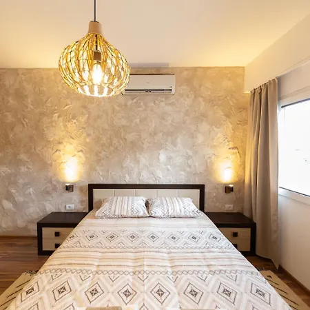 Castelomi Apartment *