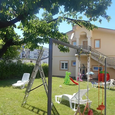 Castelomi Apartment *