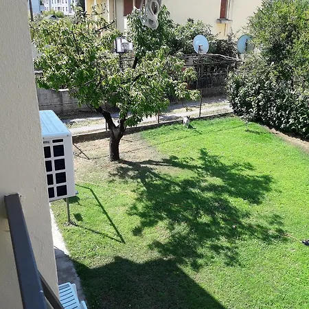 Apartment Castelomi *