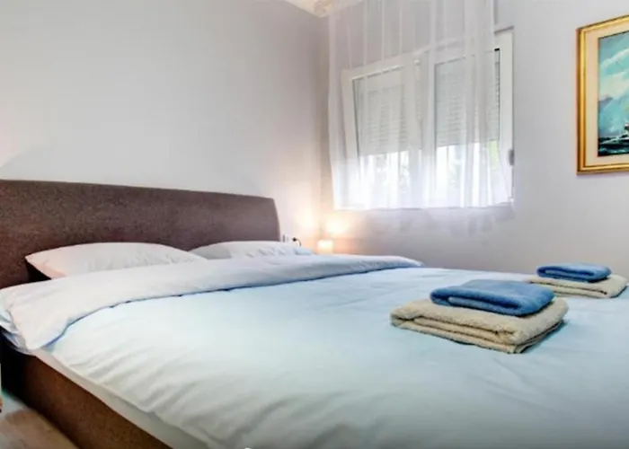 Appartement Castelomi *