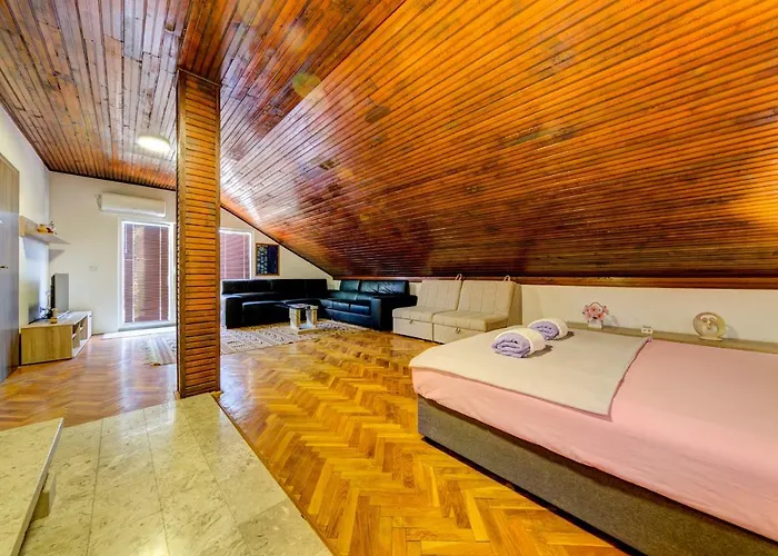 Castelomi Appartement *