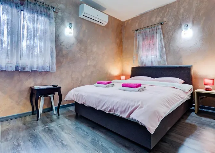 Castelomi Appartement *