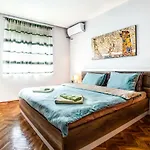 Castelomi Apartment