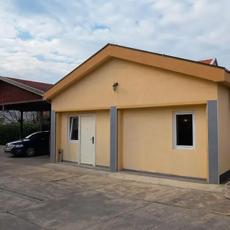 Castelomi Apartment