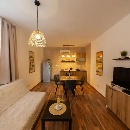 Apartment Castelomi