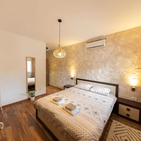 Castelomi * Podgorica
