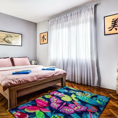 Castelomi Apartman *