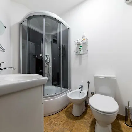 Castelomi Apartment *