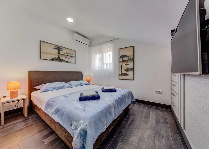 Castelomi Apartamento *